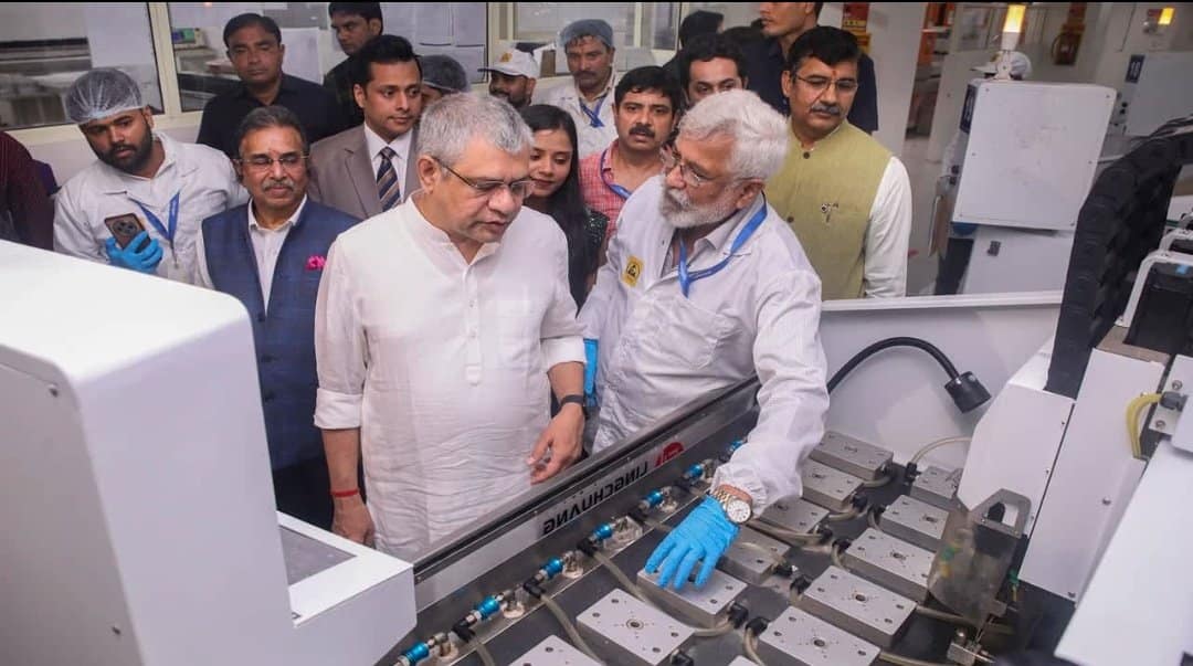 Ashwini Vaishnaw inaugurated India’s First Tempered Glass manufacturing plant in Noida